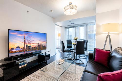 Altitude Suites on Yonge - Downtown Toronto Near SickKids & Eaton Centre
