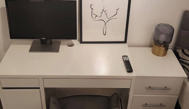 Alto Serlux 3-bed flat in London