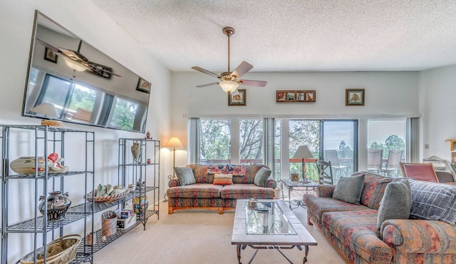 Alto Townhome w/Deck Near Ski Apache!