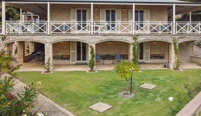 Alton House by Wine Coast Holidays