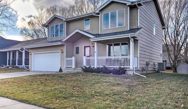 Altoona Home 11 Mi to Downtown Des Moines