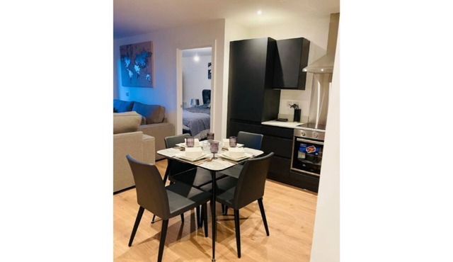 Altrincham town Centre(near) 2 bedroom apartment