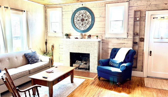 Alumni House,1 bedroom apartment right beside Harding University no cleaning fee