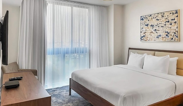 Always a Great Idea To Unwind! 2 Units, Onsite Swimming Pool, Pets Allowed