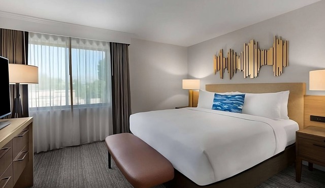 Always a Great Idea To Unwind! Pet-Friendly, w/Pool, Near River Oaks Park