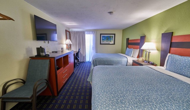 Always a Great Idea To Unwind! Indoor Pool, and Complimentary Breakfast!