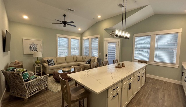 Always About The Beach: Condo near the beach in the heart of Corolla