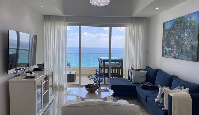 Always Family First ⭐️⭐️⭐️⭐️⭐️ (18th Floor Luxury Apt)