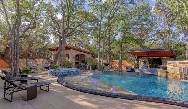 Always on My Mind: Luxury Retreat Near Austin To Gather, Relax & Explore