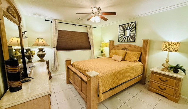 Always SeaSun, 2 bedroom Sleeps 5, Clean/Updated, Full Kitchen, Internet, Park