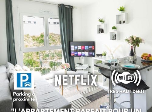 AM3Office apartment with contactless check-in near lake