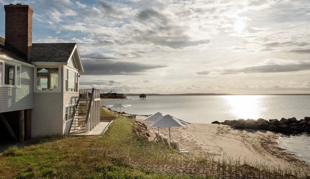 Amagansett Waterfront - Designer Home & Private Beach