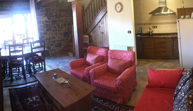 Amaizing Traditional Apartment with Superb mountain views.