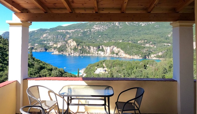 Amalia's Sea view House