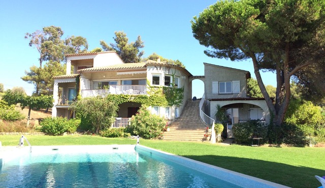AMANDIERS - PIN PARASOL, sleeps 4/5