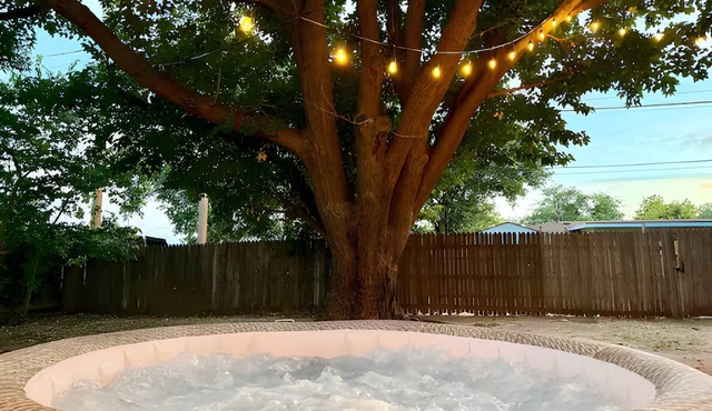 Amani Luxury Retreat - Hot Tub