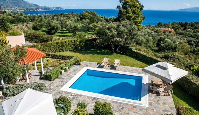 Amari Villa, Luxury 5-Bed Villa, Private Pool & Sea Views in Spartia, Kefalonia