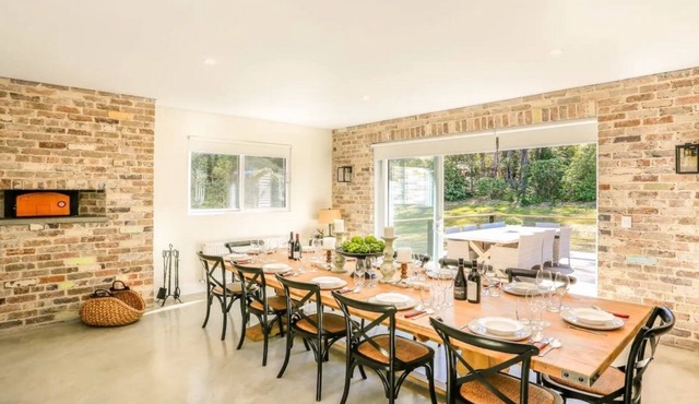 Amaroo - modern, luxurious and chic