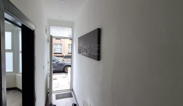 Amaz 4bd with 3 bt in bootle