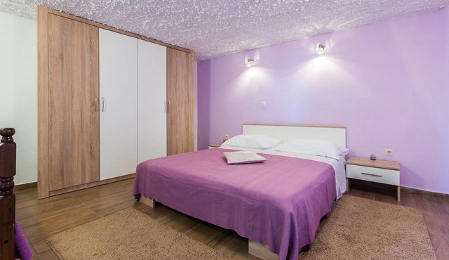 AMAZING 1 BED. APARTMENT/STUNNING VILLA IN CROATIA!