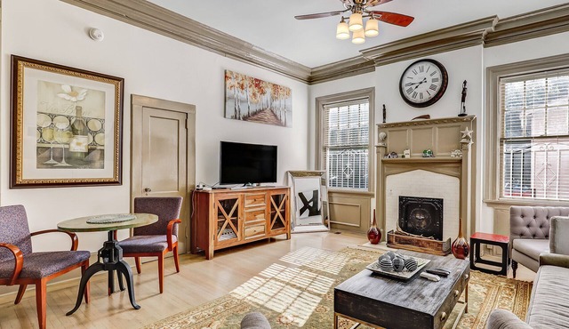 Amazing 1 Bed in Starland, Heated Pool Access