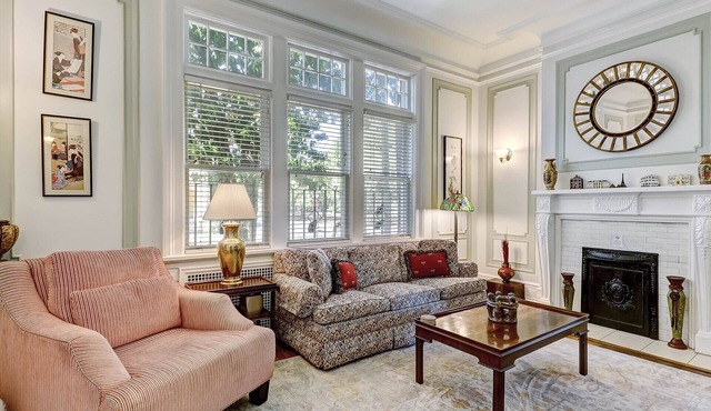 Amazing 1 Bed in Starland, Heated Pool Access