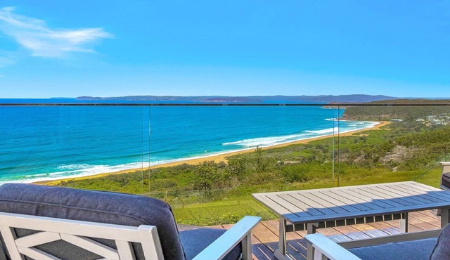 Amazing 180 Degree Views by HolidayCo.