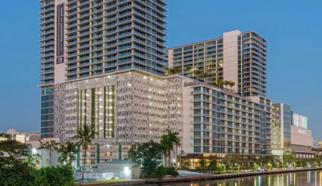 Amazing 2 Bed Room 2 bath Miami High rise with water views