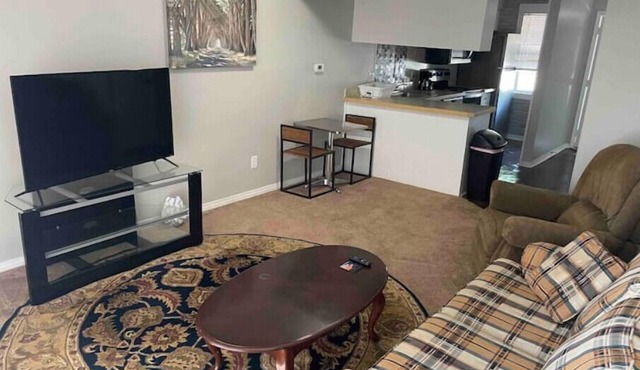 Amazing 2 Bedroom/1 Bath Apartment #B - Heart of Bryant, AR