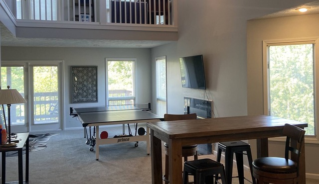 Amazing 2-bedroom condo on the lake