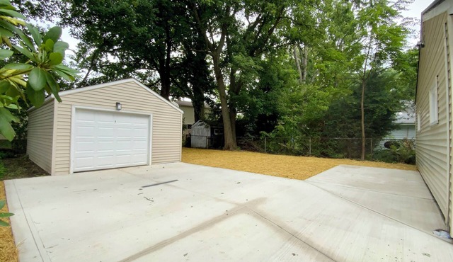 Amazing 2-bedroom house with AC in Eastlake