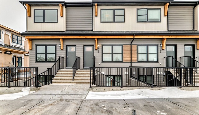 Amazing 2-bedroom house in cool Calgary neighborhood perfect for relaxing