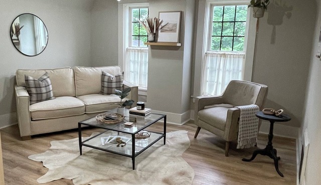 Amazing 2-bedroom upstairs apartment in Alma with WiFi, AC, Cable