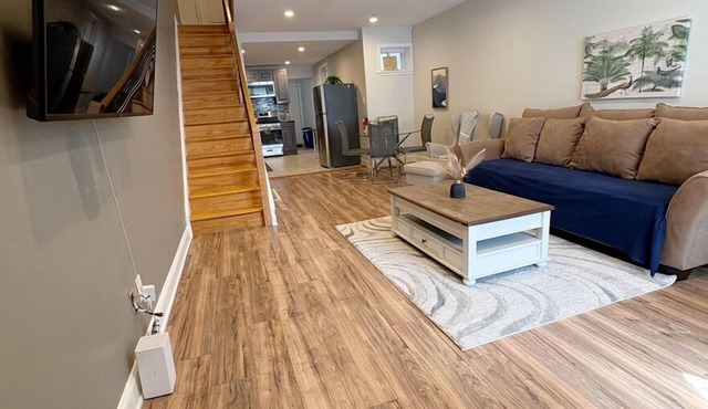 Amazing 2bedroom Townhome with Free Strt Prkng the University section of Philly!