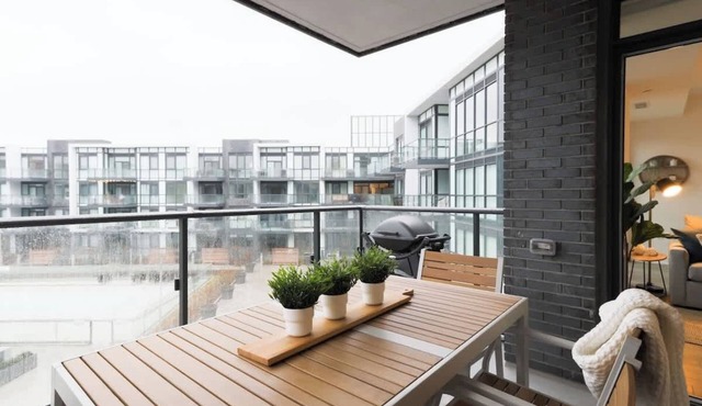 Amazing 2BR/2BA Resort Condo w/Balcony & Parking!