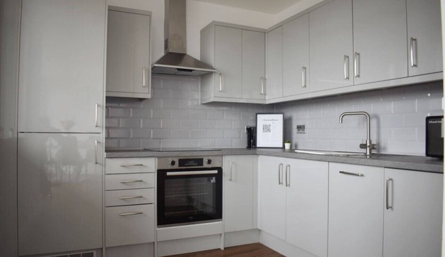 Amazing 2BR in Brentwood