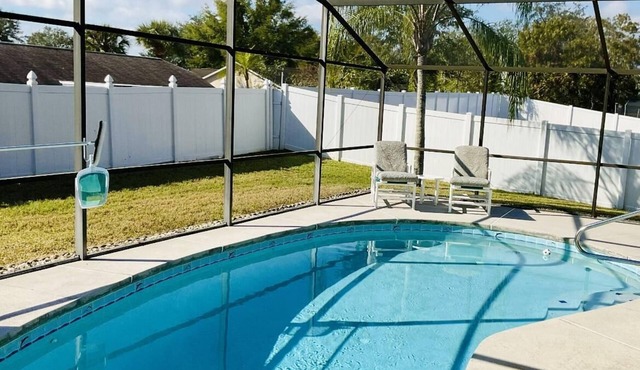 Amazing 3/2 vacation home with private pool!