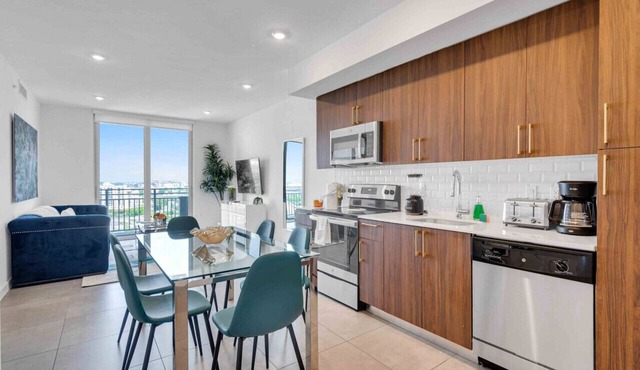 Amazing 3 Bed Unit in DWNTWN Miami W/ Free Parking