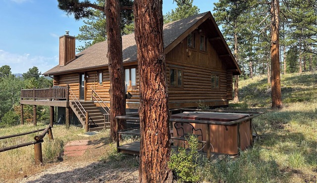 Amazing 3-bedroom cabin in Red Feather Lakes - Rustic Rendezvous