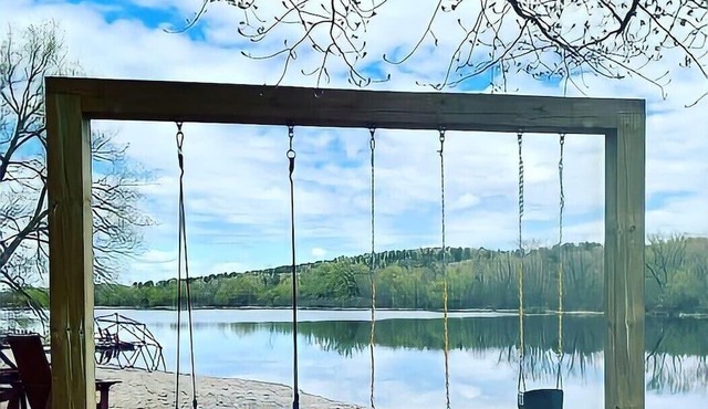 Amazing 3 Bedroom Cottage on Rice Lake/Otonabee River