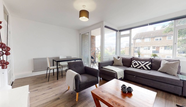 Amazing 3 Bedroom Flat - 4mins to tube station