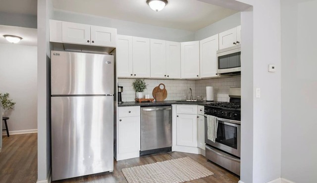 Amazing 3 Bedroom in Bloomfield! Steps to Downtown