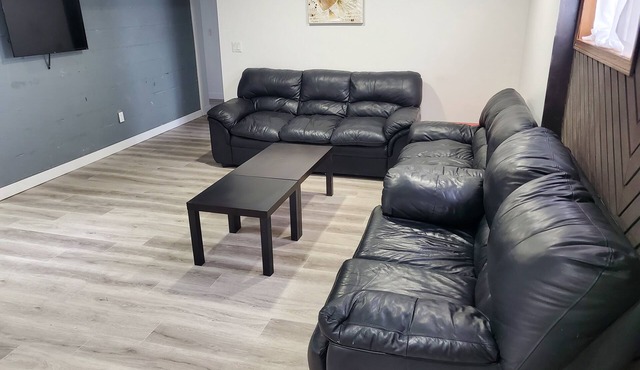 Amazing 3B1BA Family Friendly Retreat Close To DT