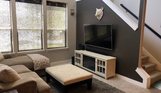 Amazing 3Bed Townhome in Farmington, Located minutes from Lagoon