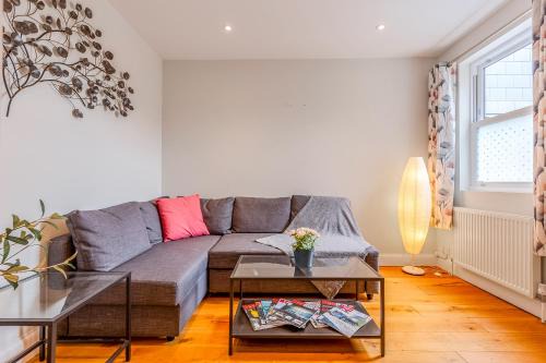 Amazing 3BR Apartment near Wimbledon Park & Tube