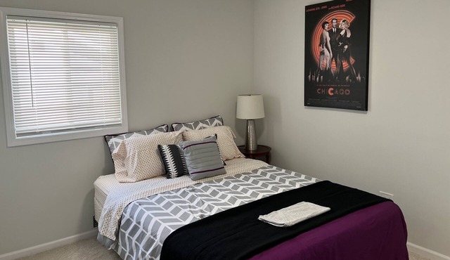🦋 Amazing 3BR Condo, King Bed With Free Parking 🦋