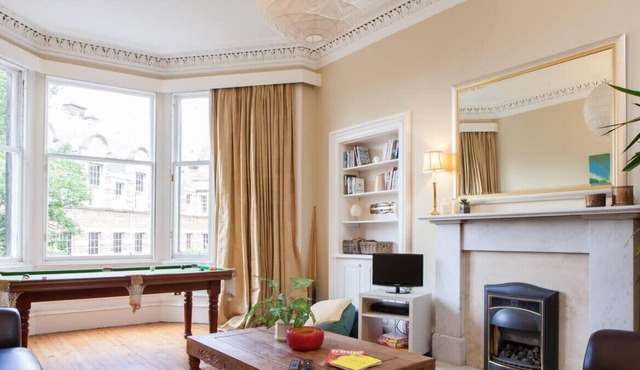 Amazing 4 Bedroom Apartment Just Off The Meadows