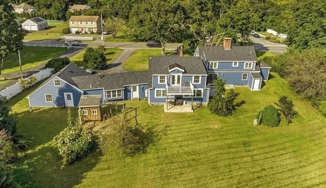 Amazing 4 bedroom home in the coastal beautiful town of Marshfield Massachusetts