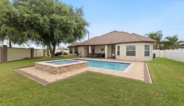 Amazing 4-bedroom house in Harlingen. Just an hour away from South Padre Island!