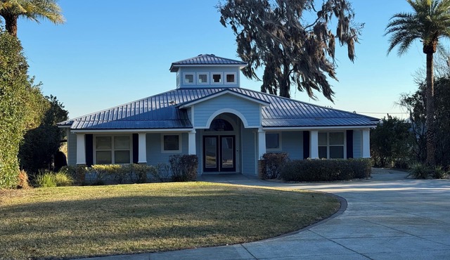 Amazing 4 Bedroom Lake Front Home on Kingsley Lake with Screened in Patio